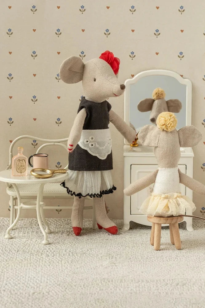 Beautician mouse- Mum