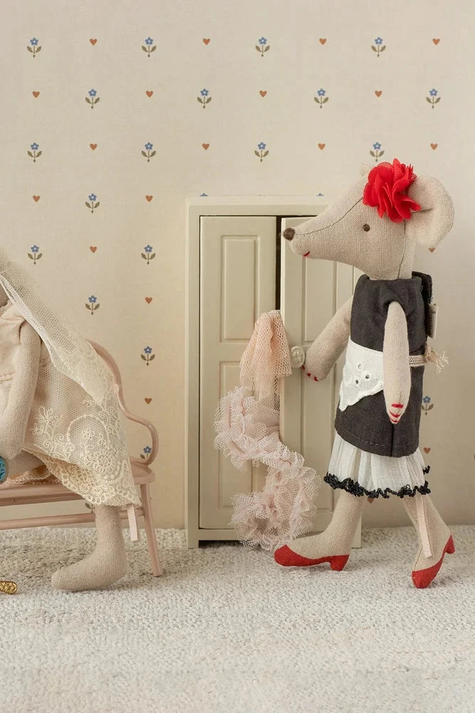 Beautician mouse- Mum