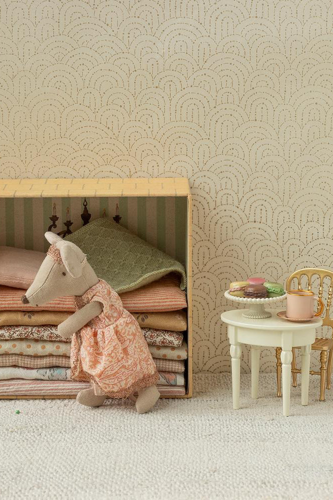 Princess and the pea, Big sister mouse