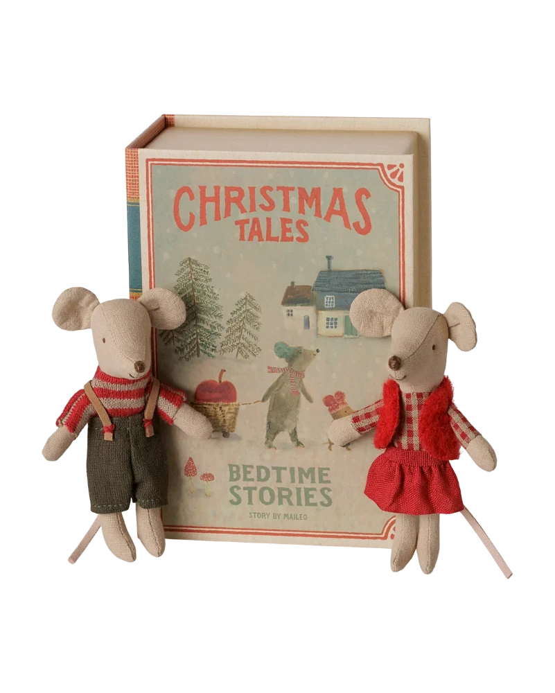 Christmas twin mice, Little sister and brother in book