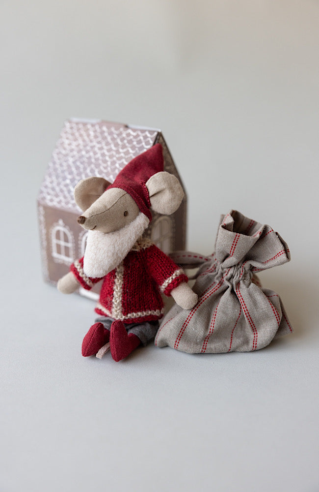 Santa Mouse