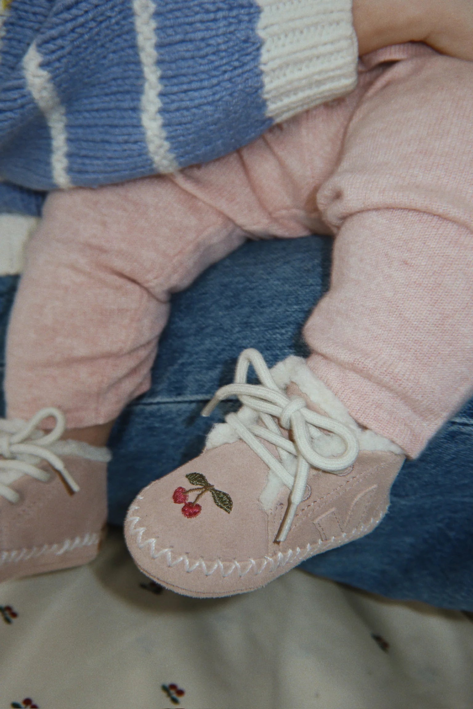 VEJA x Konges Sløjd Baby Suede - Blush