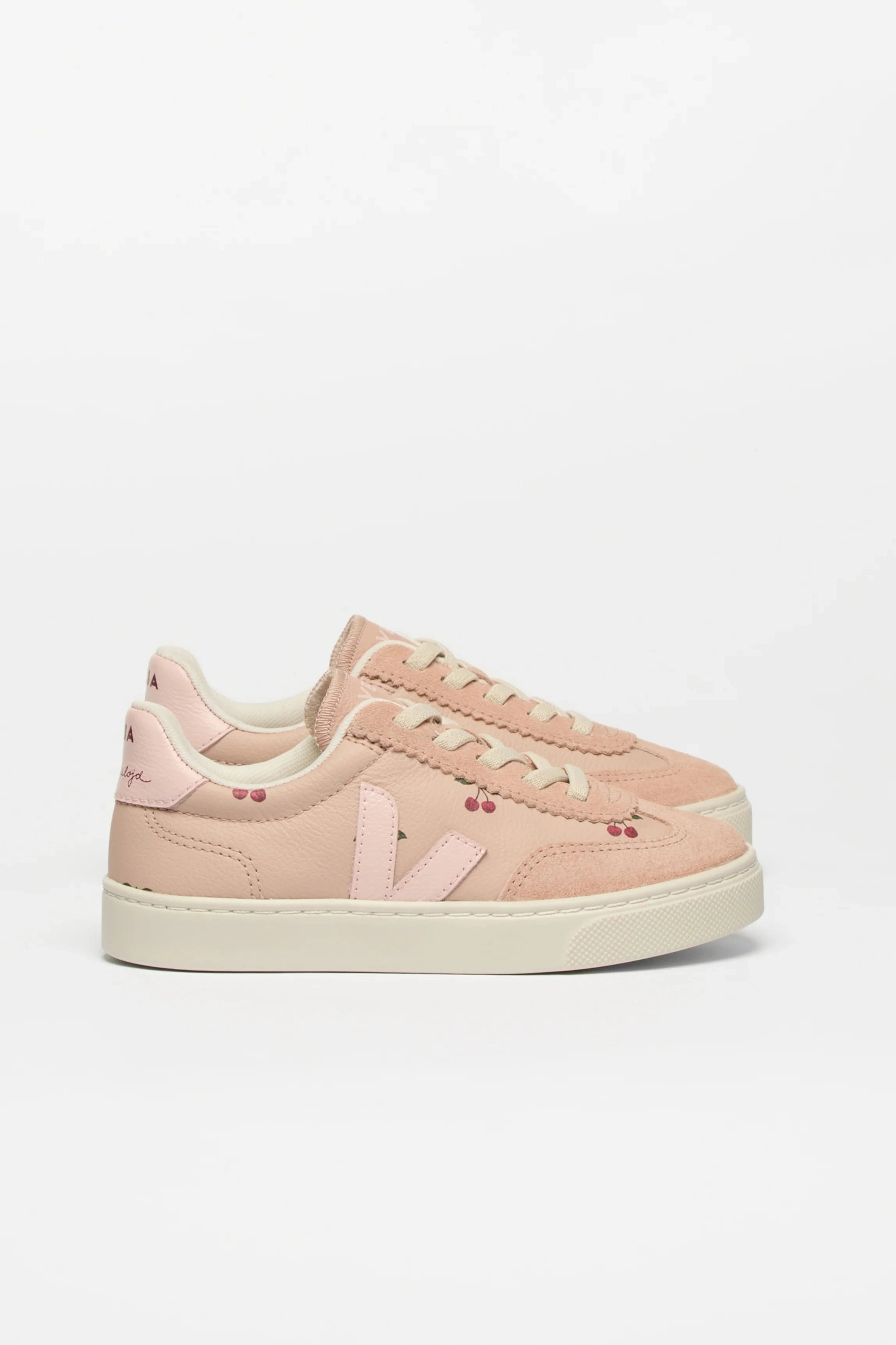 VEJA x Konges Sløjd Volley - Cherry Petale