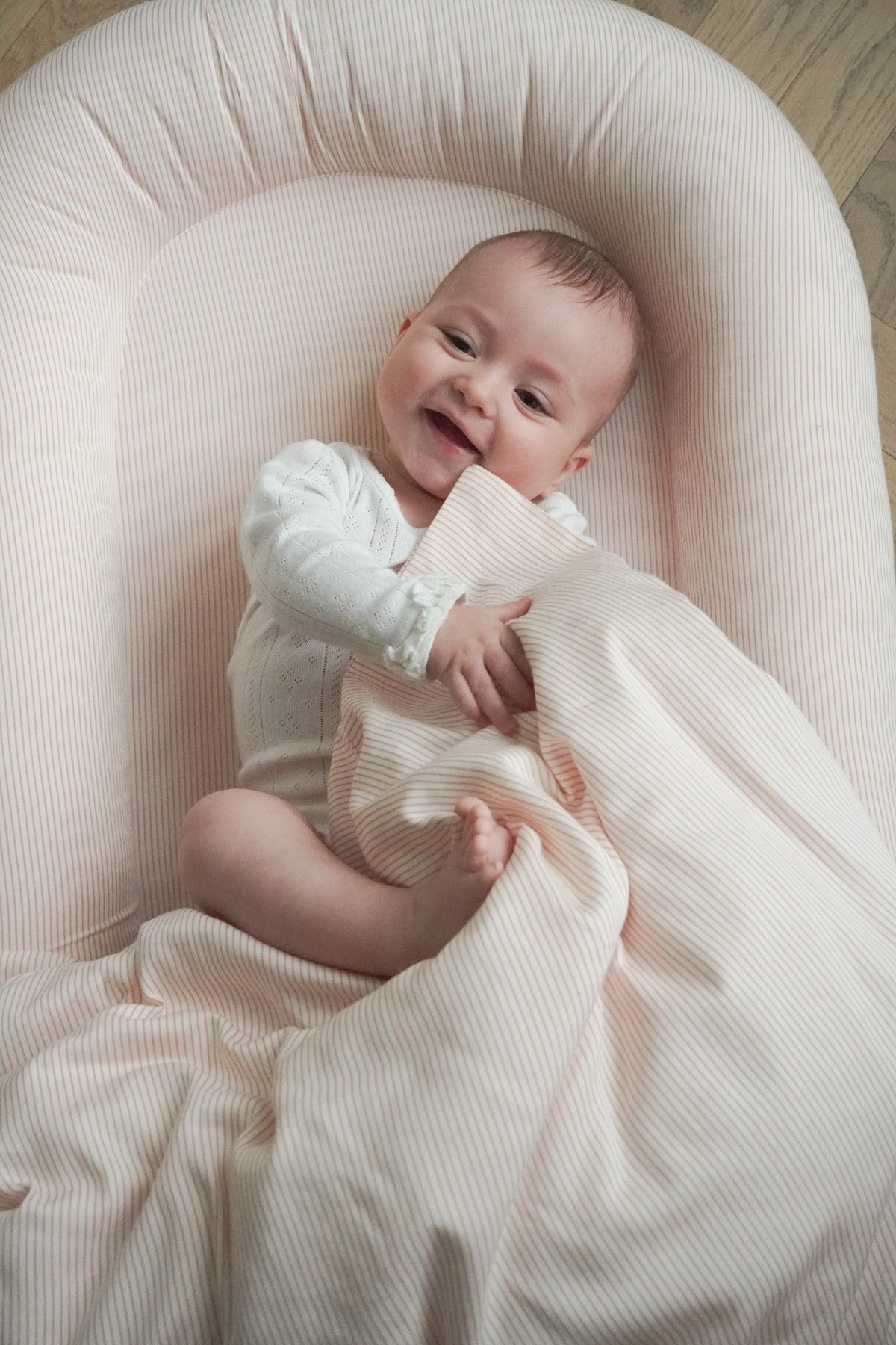 Baby Nest - Classic Stripes Rose