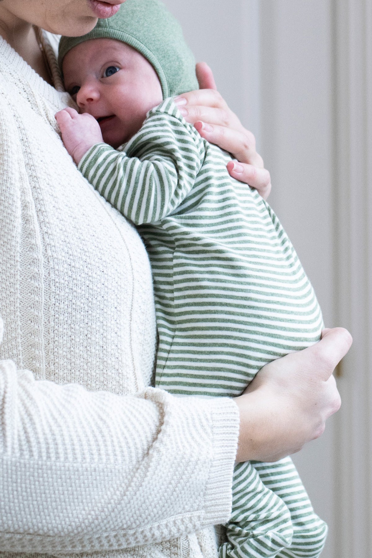 Newborn Suit w. Feet - Moss/Offwhite