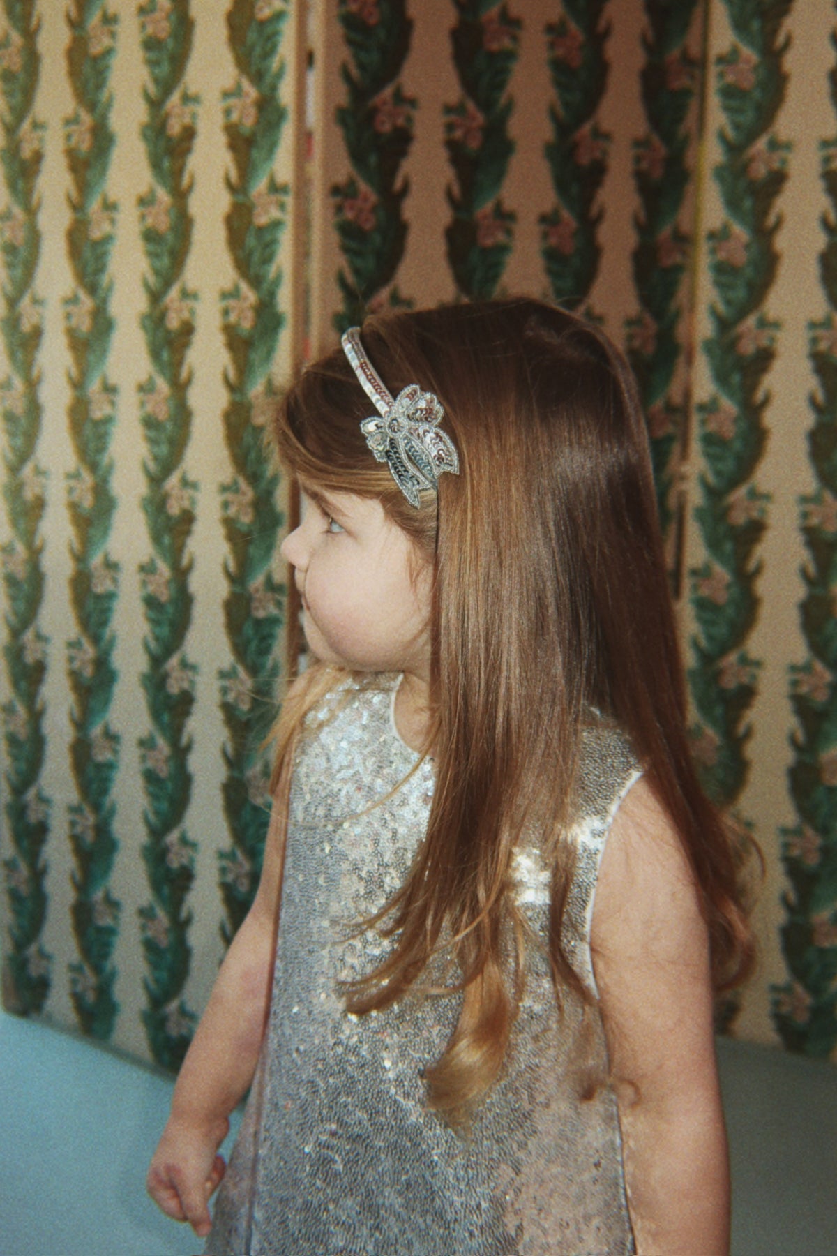 Sequin Bow Hairbrace - Silver
