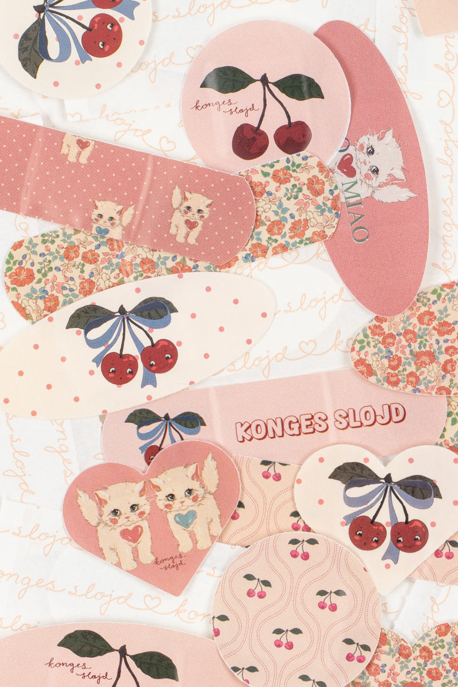 Kiss And Comfort Bandages - Cherry