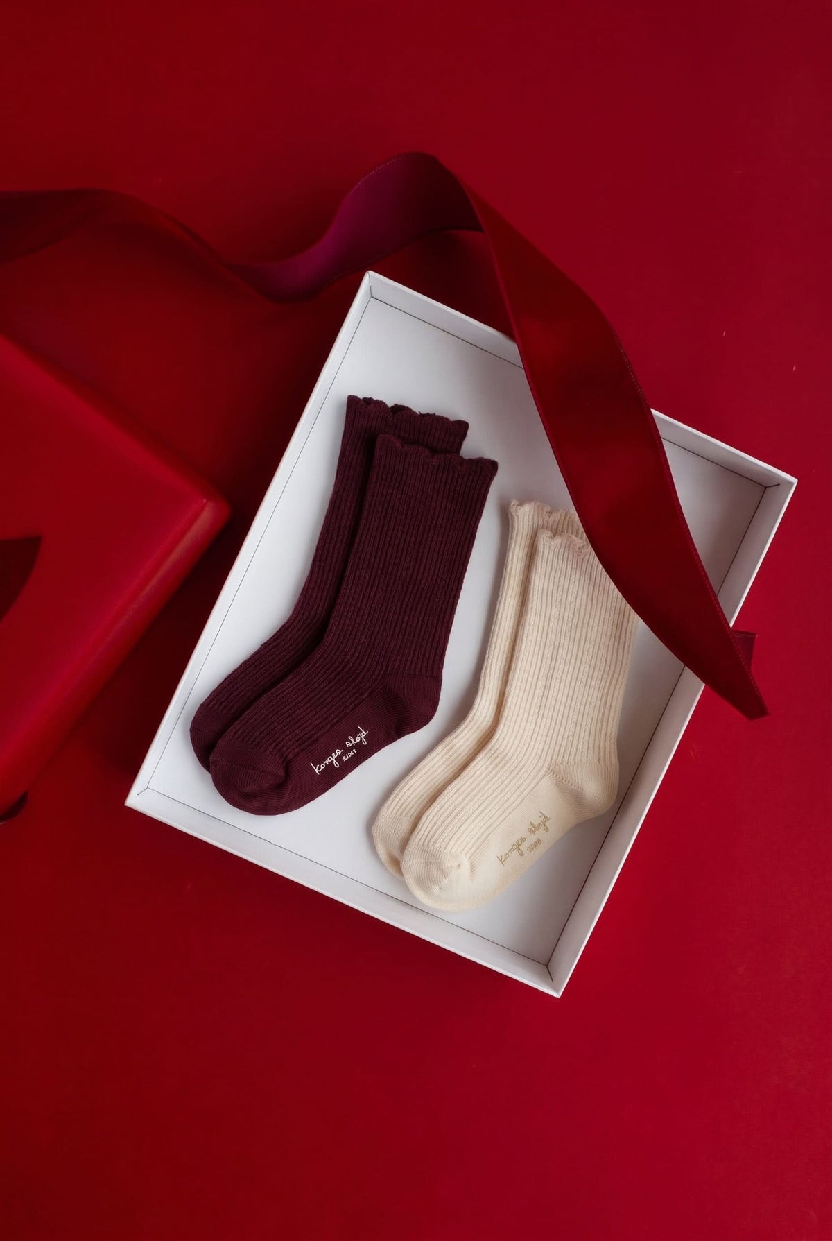 2 Pack Pointelle Socks - Bordeaux / Off White