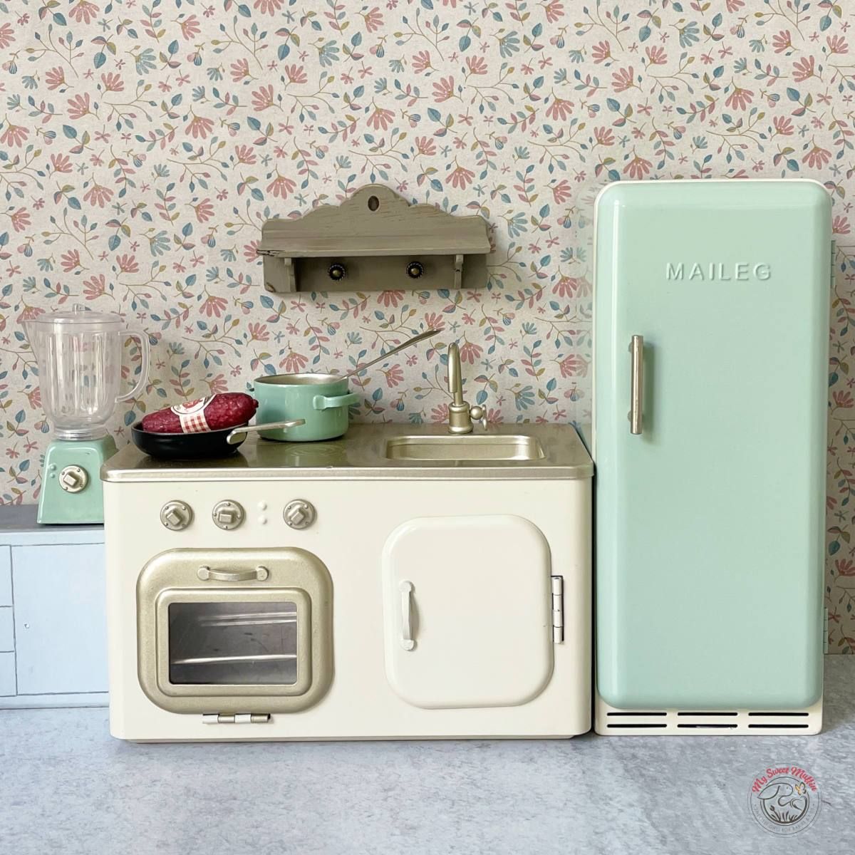 Miniature Kitchen