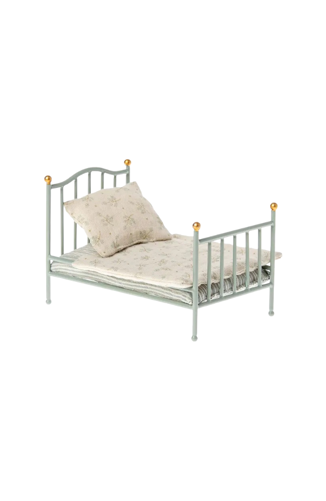 Vintage Bed - Mint